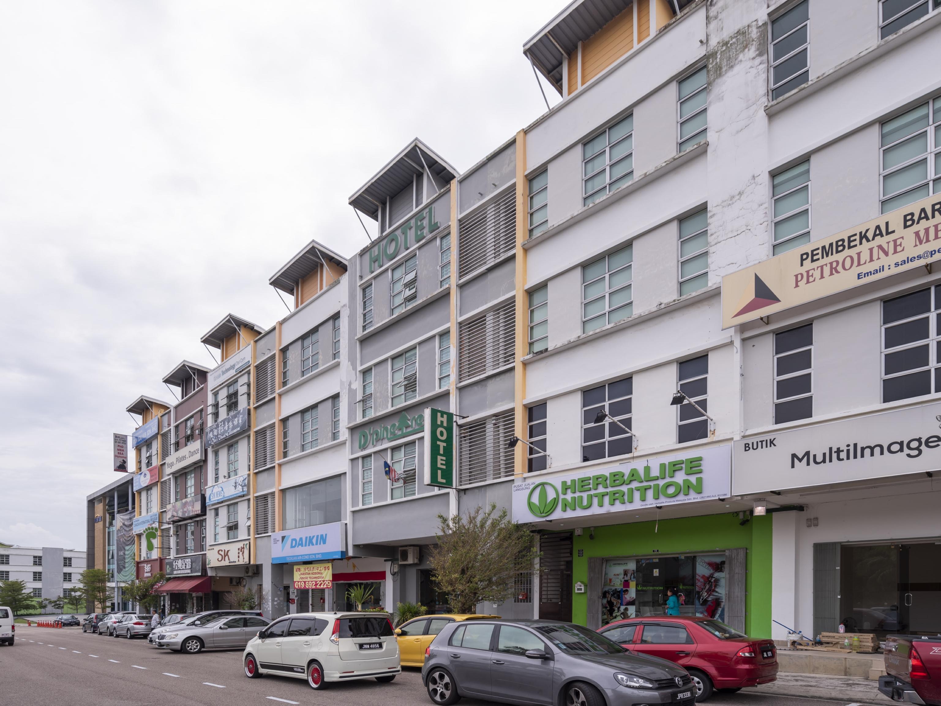 D'Pinetrees Hotel Johor Bahru Exterior photo